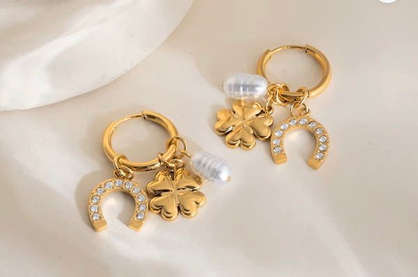 Lucky horseshoe hoops