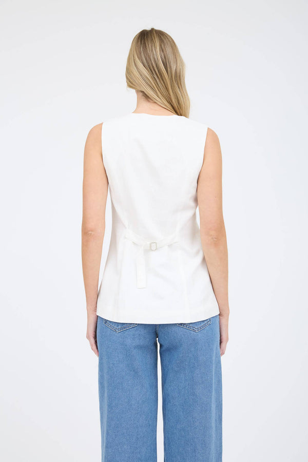 SLEEVELESS BUTTON DOWN BLOUSE