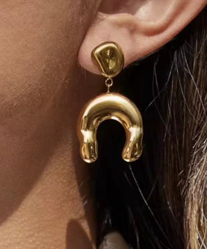 Chunky horseshoe earrings