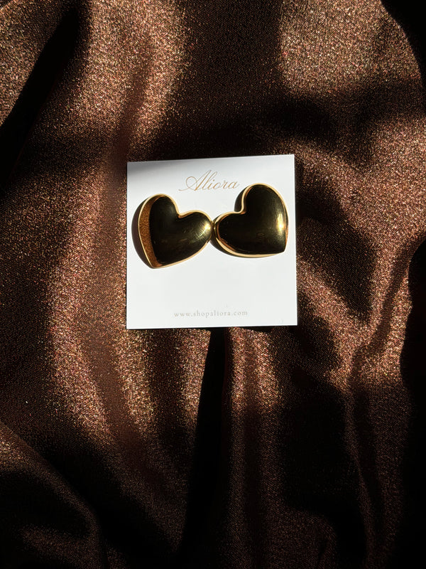 Chunky heart studs