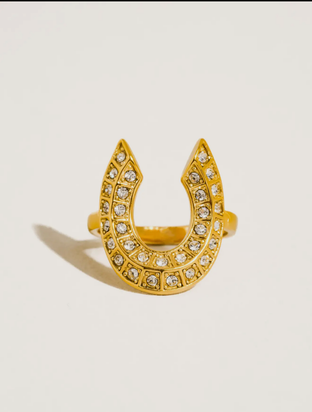 Large horse shoe ring