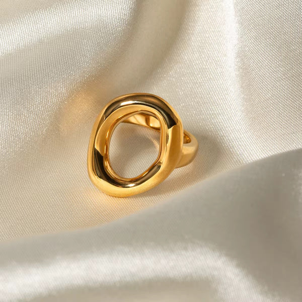 Wavy Loop Ring