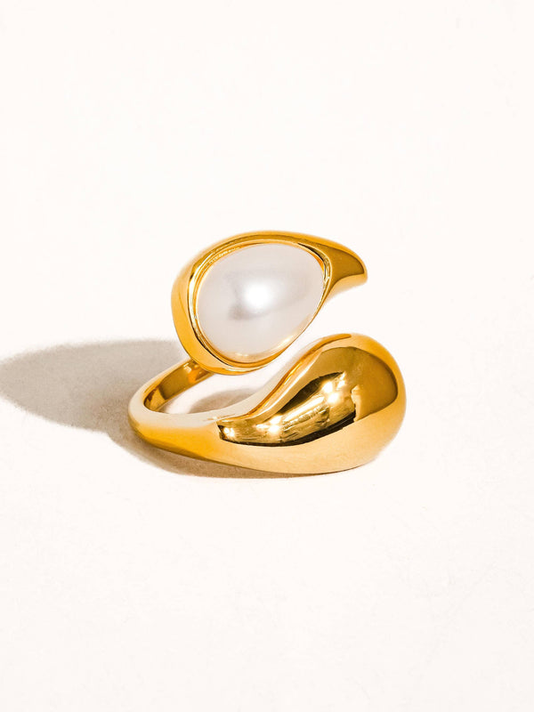 Sloan 18K Gold Non-Tarnish Pearl Wavy Ring